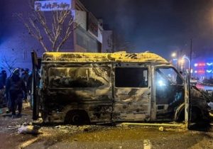 حمله اغتشاشگران به پرسنل اورژانس مشهد/۹آمبولانس آسیب دید