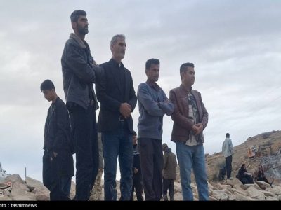 فریاد ناآرام یک پدر در دهدشت؛ جسد همچنان در آغوش آب