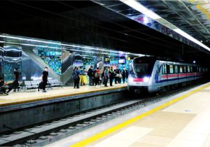 مترو فعلا در ایستگاه بازار تهران مسافرگیری ندارد