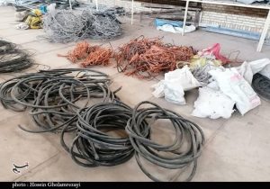 مردم فریاد میزنند؛ سارقان سرقت میکنند