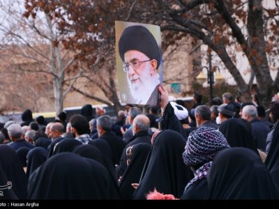 همبستگی مردم با نظام و محکومیت هتک حرمت مساجد+فیلم