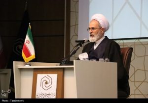 آیتالله اعرافی: روحانیت خط مقدم مواجهه تمدنی با غرب است