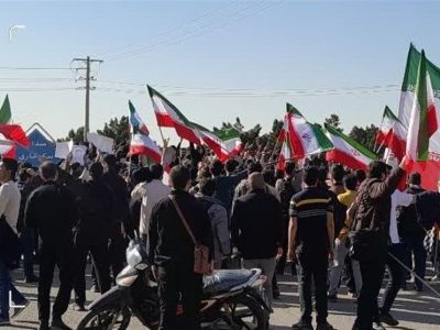 اجتماع دانشجویان انقلابی مشهد؛ ‌ناکامی دانشجونماها در سنگ‌پرانی+فیلم