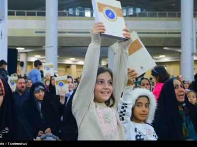 باران، قرآن و نرگس؛ نیمه‌شعبانِ متفاوت در مصلای زنجان