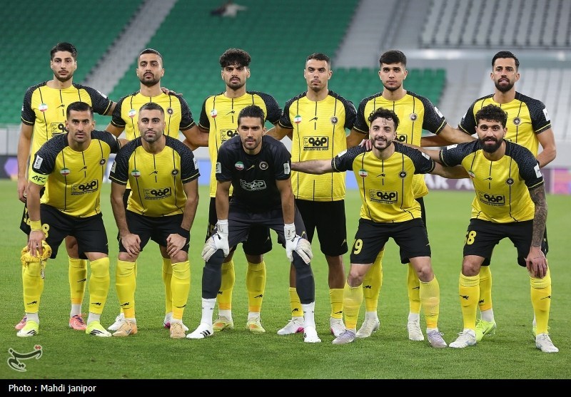 توقف یک نیمهای سپاهان مقابل استقلال خوزستان توقف یک نیمهای سپاهان مقابل استقلال خوزستان