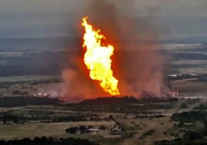 جزئیات آتش‌سوزی گسترده در حوالی پالایشگاه نیک گاز تبریز / ماجرا چیست؟