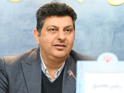 سمیع‌زاده: مراکز تخصصی شنا به چه حقی از مربیان به اجبار پول می‌گیرند؟‌