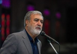 عزیزی: هرکه چشم طمع به ایران بدوزد‌ هدف مشروع ما خواهد بود