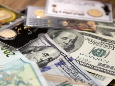 قیمت طلا و دلار امروز یکشنبه ۱۲بهمن/ کاهش قیمت ها + جدول و جزئیات کامل