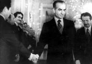 معیشت مردم در عصر پهلوی؛ دوران طلایی یا واقعیت تلخ؟