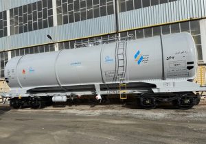 نخستین واگن حمل بنزین ساخت ایران در اراک رونمایی شد+عکس