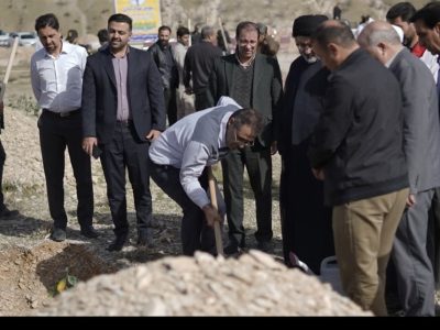 نهال‌کاری ۵۰ هکتاری شرکت پتروشیمی ایلام