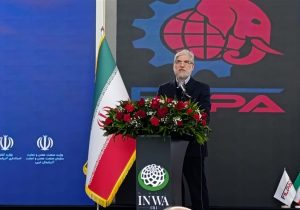 وزیر علوم: صنعتگران پروژه‌های‌‌ “تحقیقاتی” را به دانشگاه‌ها بیاورند