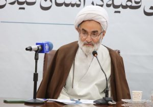 آیتالله سیدمجتبی خامنهای شرایط لازم رهبری را داراست