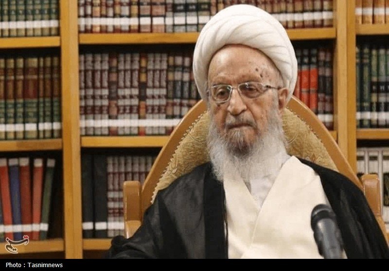 آیتالله مکارم شیرازی: دشمنان مانند دوران دفاع مقدس به التماس میافتند آیتالله مکارم شیرازی: دشمنان مانند دوران دفاع مقدس به التماس میافتند