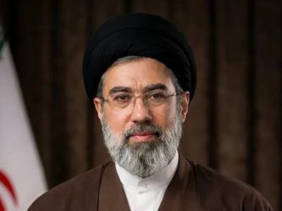 بیعت ۴۲۰ نفر از علما و روحانیون اهل سنت کرمانشاه با رهبر انقلاب