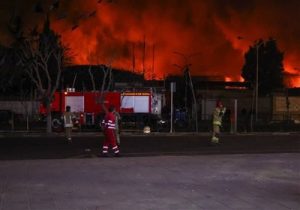 تخریب ۲ مدرسه و ۱۰۰ واحد مسکونی و صنوف بر اثر حمله به انبار نفت