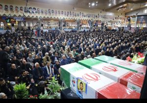 تشییع پیکر ۱۱ شهید ناوشکن دنا در بندرعباس؛ فردا یکشنبه دوم فروردین