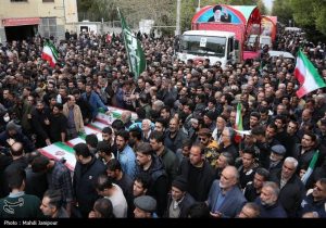 تشییع پیکر ۱۷ شهید کارگر و نظامی حمله آمریکایی-صهیونی در اصفهان+فیلم