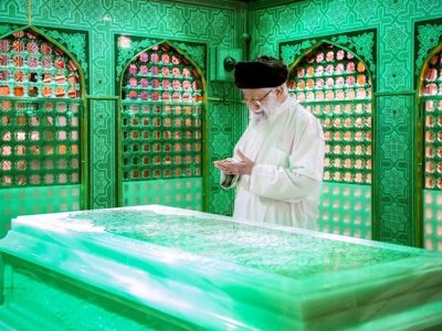 تصاویری ‌از حضور امام خامنه‌ای در آیین غبارروبی ضریح مطهر امام رضا (ع)