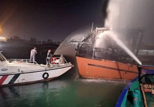 حمله وحشیانه آمریکایی ـ صهیونی به اسکله تجاری بندرلنگه؛ ۱۶ لنج سوخت