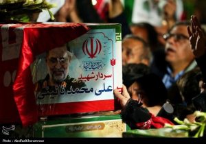 سنگ تمام مردم در وداع با شهید نائینی/کاشان در سوگ صدای سپاه نشست+فیلم