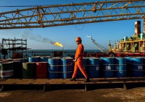 قیمت نفت امروز چهارشنبه ۲۰ اسفند / نفت جهانی کاهش یافت