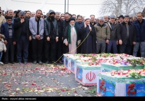 وداع جانسوز قزوینیها با پیکر ۸ شهید یک خانواده