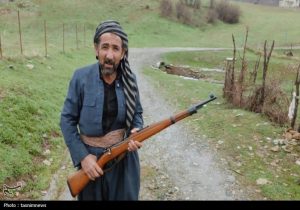 گپ و گفت با ملا مجید هوشیاری/ماجرای برنویی که رهبرشهید هدیه داد+فیلم