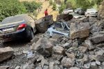 ۶ کشته و مصدوم در حادثه ریزش کوه روی خودرو‌ها