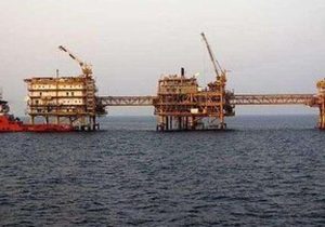 ایران می‌تواند ۲‌ماه بدون صادرات نفت مدیریت کند / انتقال سوخت از طریق راه‌آهن انجام می‌شود؟