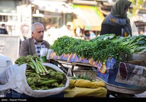 بهارِ زاگرس در بازار لرستان/ قصه نان‌آوری گیاهان بهاری در لرستان+فیلم
