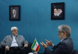 تاکید عارف بر تسریع بازسازی و کاهش فشار اقتصادی بر مردم