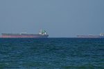تحرک تازه در آبراه هرمز / یک نفتکش تحریمی از تنگه هرمز عبور کرد