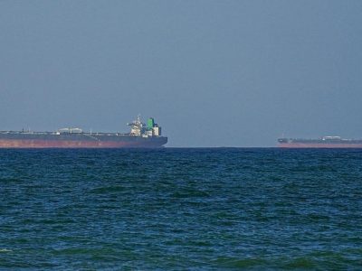 تحرک تازه در آبراه هرمز / یک نفتکش تحریمی از تنگه هرمز عبور کرد