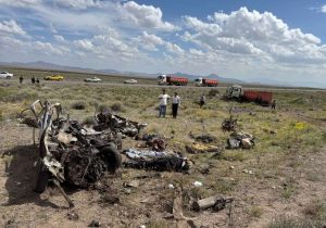 جزئیات تصادف یک تریلی با خودرو حامل اتباع خارجی/ ۹ کشته در پی تصادف تریلی و پژو ۴۰۵ در جاده کرمان