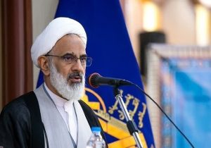 حاجی صادقی: دشمن می‌خواهد اراده مردم ما را بشکند