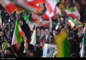 حضور خروشان مردم کهگیلویه‌ در حمایت از انقلاب در شب سی و سوم+تصاویر