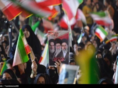 حضور خروشان مردم کهگیلویه‌ در حمایت از انقلاب در شب سی و سوم+تصاویر