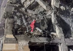 حمله هوایی دشمن صهیونیستی به منازل مسکونی شرکت آبفا اهواز