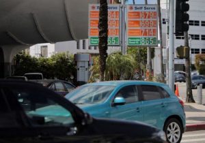 ذخایر بنزین کالیفرنیا به پایین‌ترین حد رسید/ هشدار تحلیلگران درباره اثر دیررس اختلال تنگه هرمز