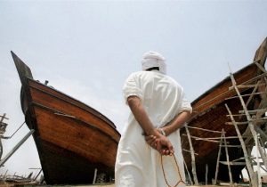 روایت آتش در لنگه؛ لنج‌داران: معیشتمان سوخت اما پای ایران و رهبر هستیم