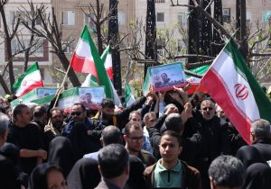 روایت اشک و آتش در البرز؛ «رنگین‌کمان شهدا» بر دوش مردم کرج+فیلم