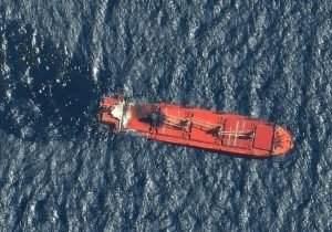 سرگردانی ۸۰۰ کشتی در خلیج فارس/ مالکان نفتکشها حرکت نمیکنند