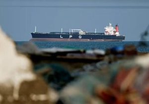 عبور دو کشتی حامل گاز مایع از تنگه هرمز/ این کشتیهای متعلق به کدام کشور بودند؟