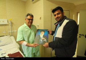 فداکاری مدیر زنجانی در دل آتش و آوار حسینیه اعظم زنجان