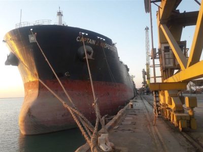 مجوز عبور کشتیهای کالاهای اساسی و بشردوستانه از تنگه هرمز صادر شد