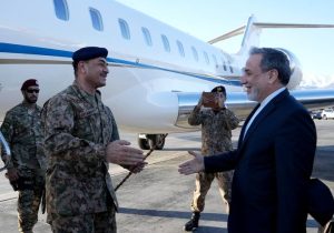 چرا عاصم منیر با لباس نظامی به ایران آمد؟