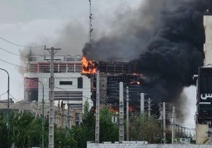 آتش‌سوزی شدید یک مرکز خرید در فاز ۴ اندیشه