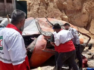 انفجار پژو ۴۰۵ پس از سقوط مرگبار به دره / آمار فوتیها و مصدومان